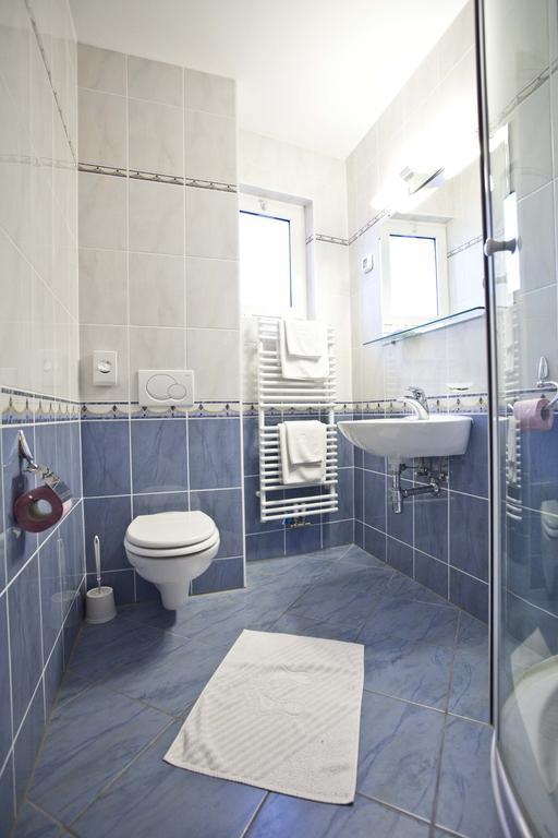 Studio Apartmani Bijeli Delfin 비오그라드나모루 객실 사진