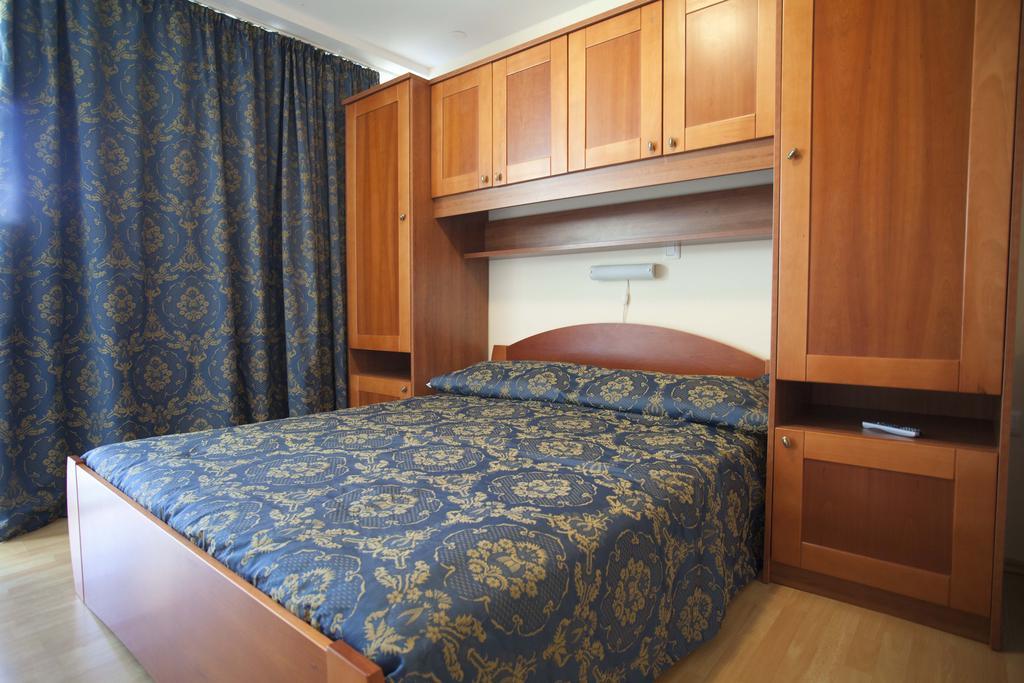 Studio Apartmani Bijeli Delfin 비오그라드나모루 객실 사진