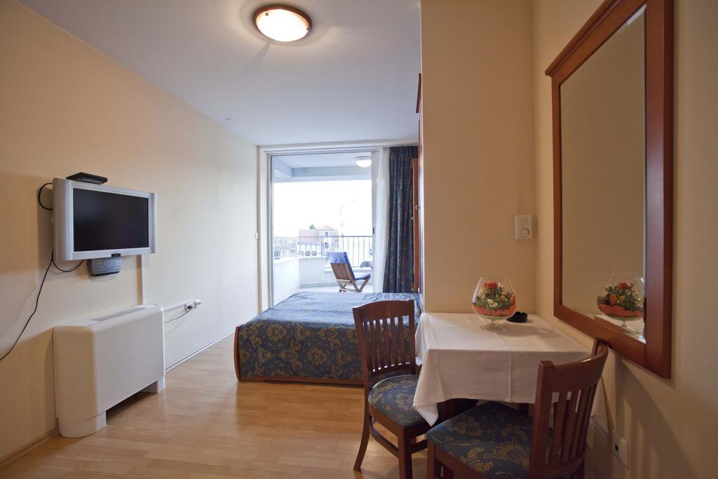 Studio Apartmani Bijeli Delfin 비오그라드나모루 객실 사진