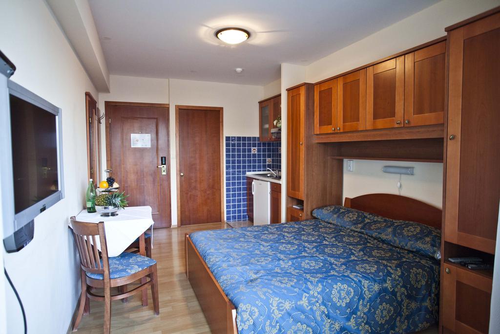 Studio Apartmani Bijeli Delfin 비오그라드나모루 객실 사진