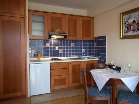 Studio Apartmani Bijeli Delfin 비오그라드나모루 외부 사진